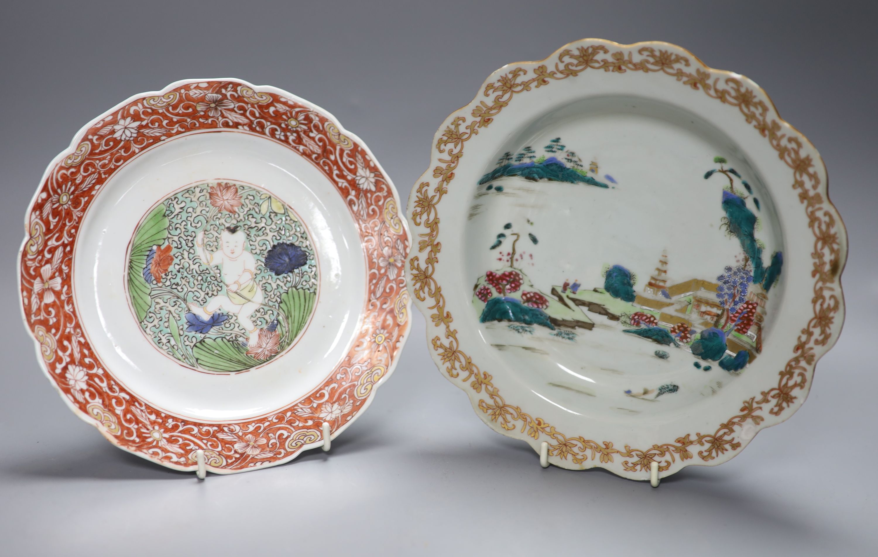 A Chinese famille verte plate, Kangxi and a famille rose soup dish Qianlong, largest diameter 23cm